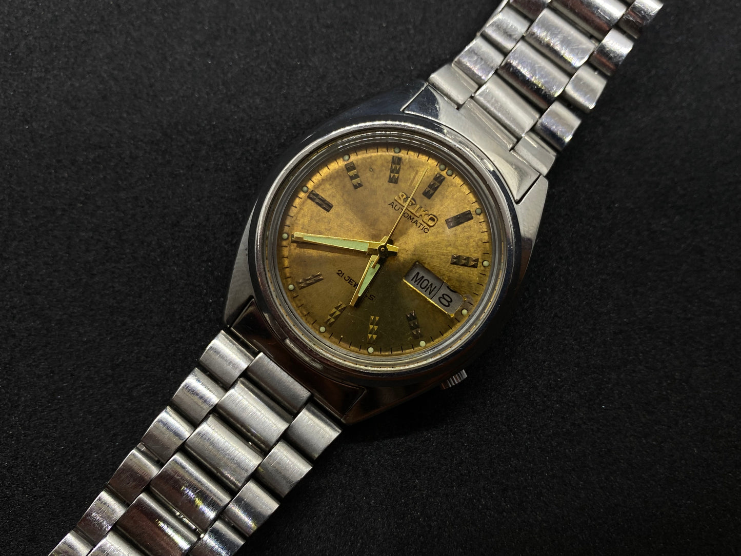 Seiko Mechanical Automatic - Gold Dial bracelet