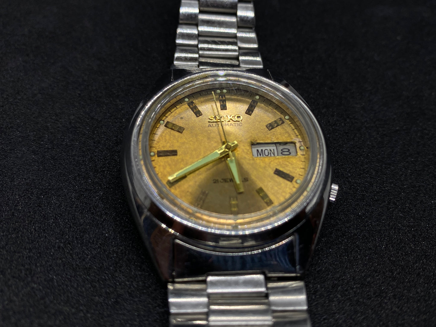 Seiko Mechanical Automatic - Gold Dial bracelet