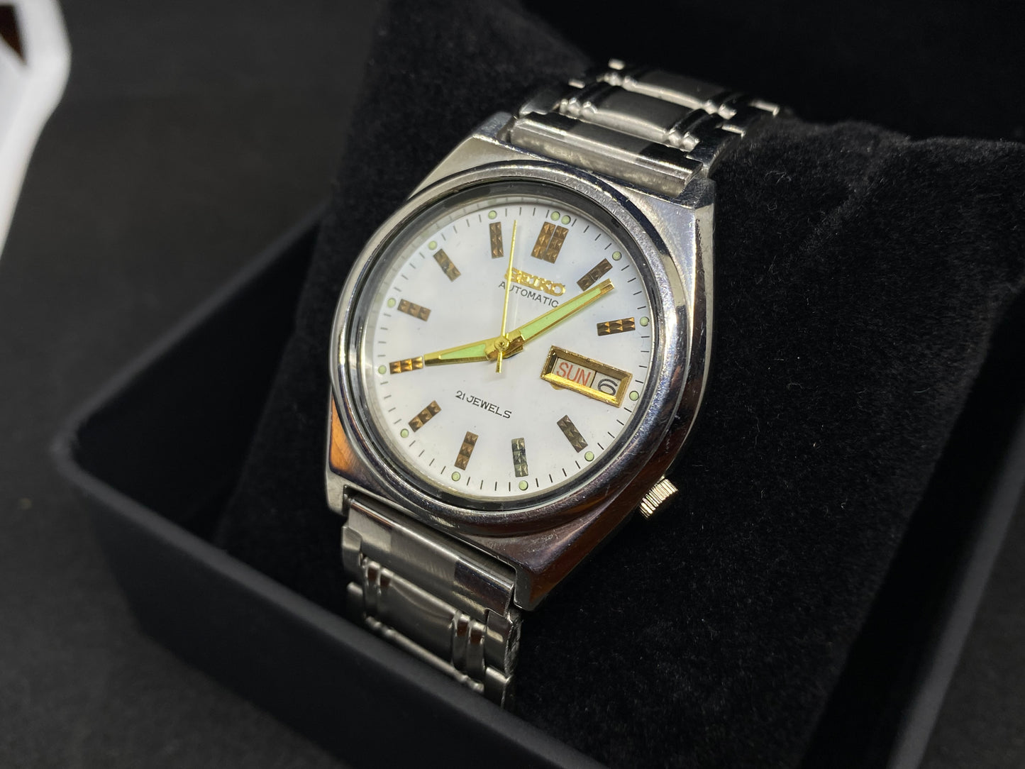 Seiko Mechanical Automatic - White Dial bracelet